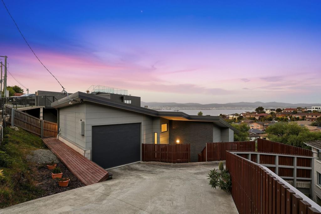 333 Churchill Ave, Sandy Bay, TAS 7005