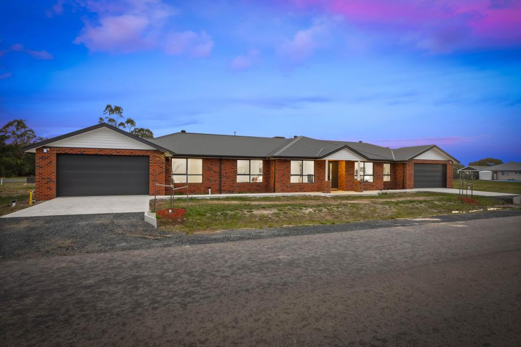 1b Gleno Ct, Cardigan, VIC 3352