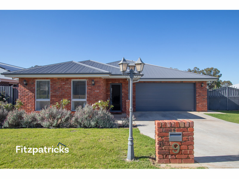 9 Yenda Ave, Gobbagombalin, NSW 2650
