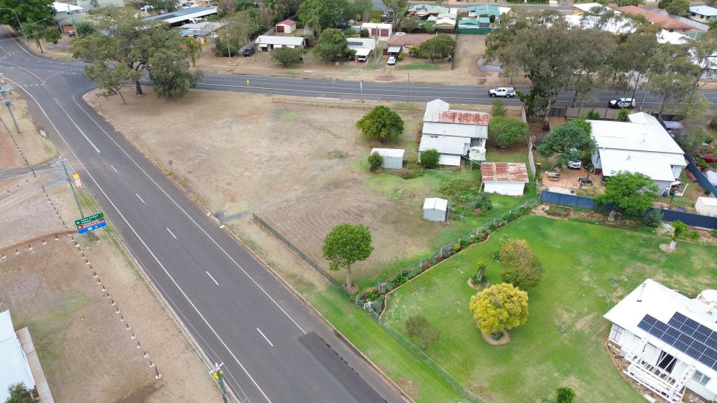 2 Toowoomba Rd, Oakey, QLD 4401