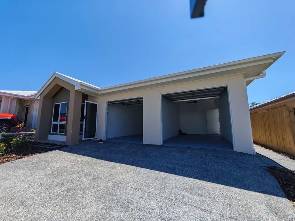 69b Blackstone Cres, Ripley, QLD 4306