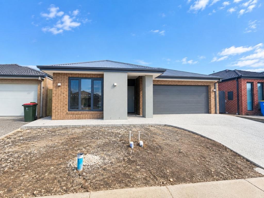 80 Riverstone Bvd, Clyde North, VIC 3978