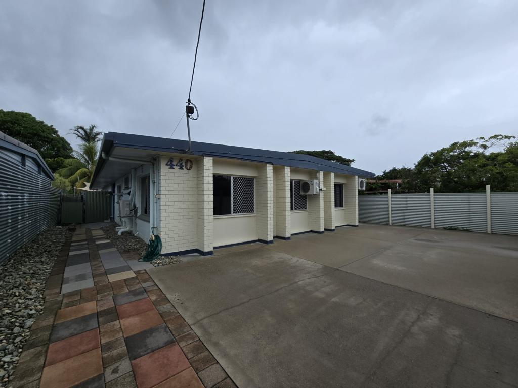 1/440 Mccoombe St, Mooroobool, QLD 4870