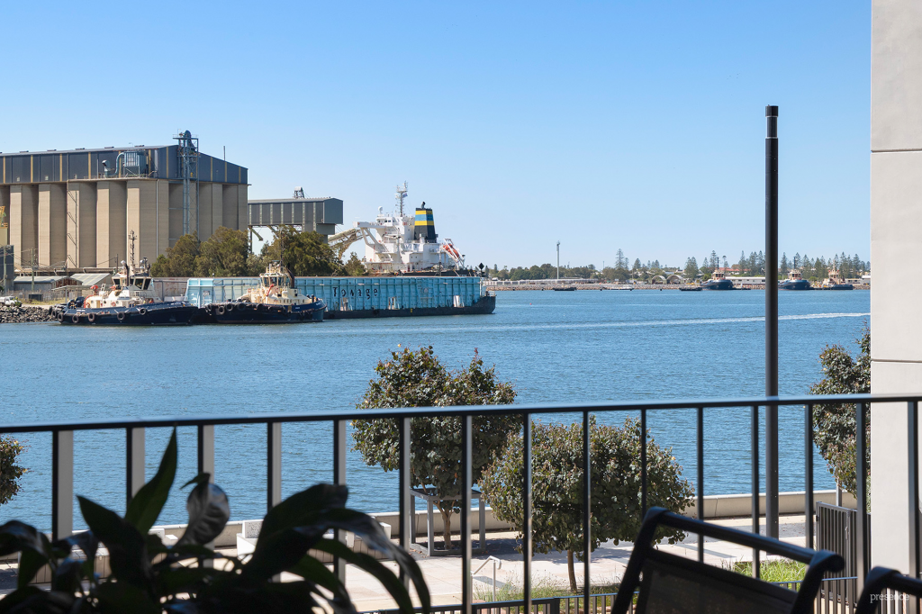 102/45 Honeysuckle Dr, Newcastle, NSW 2300