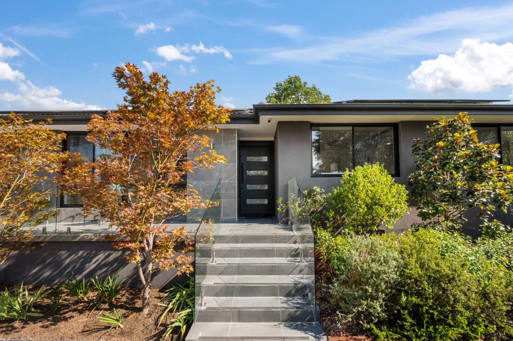 76 Eggleston Cres, Chifley, ACT 2606