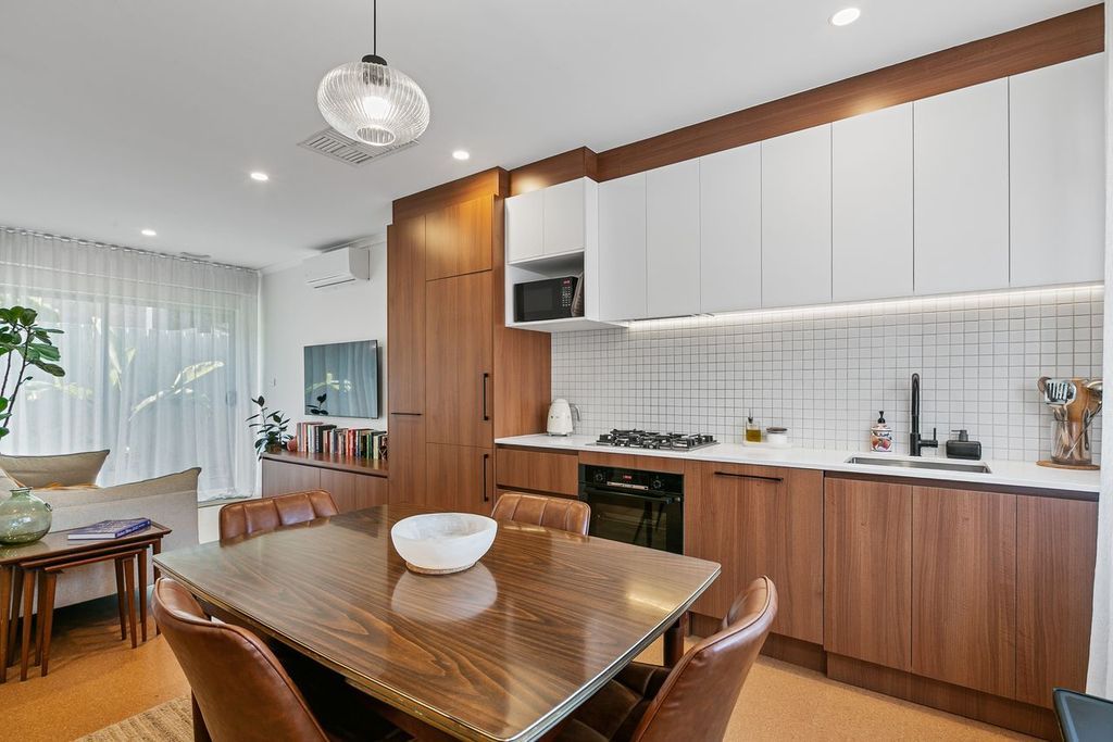2/70 CLARENDON ST, THORNBURY, VIC 3071