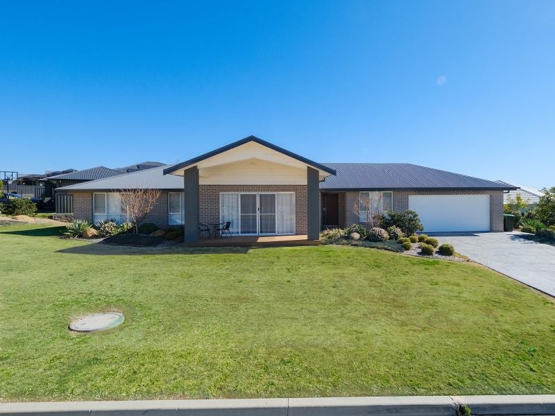 25 Traminer Dr, North Tamworth, NSW 2340