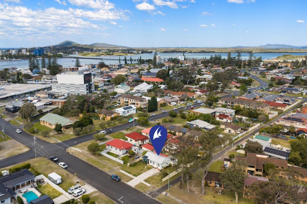 2 Lake St, Tuncurry, NSW 2428