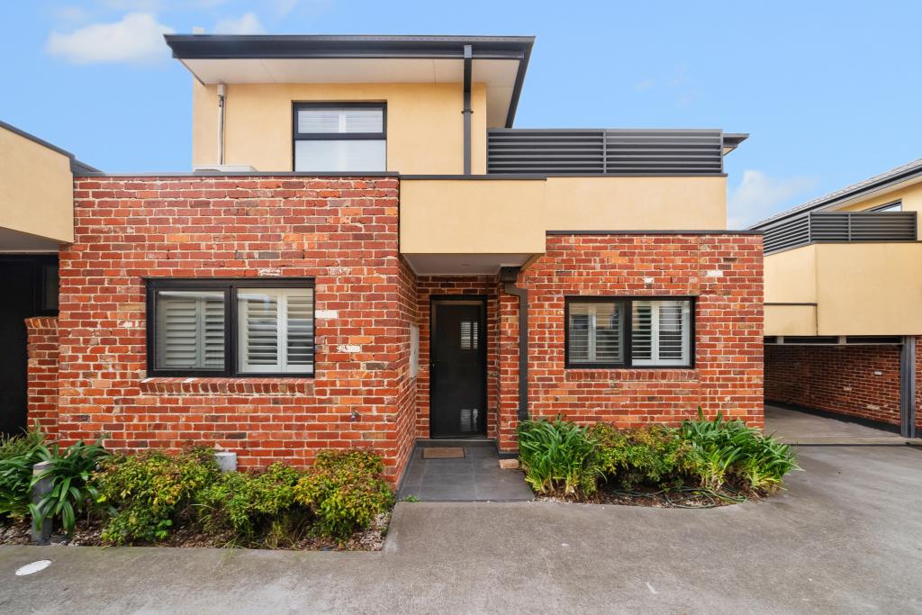 2/10 IDA ST, COBURG NORTH, VIC 3058