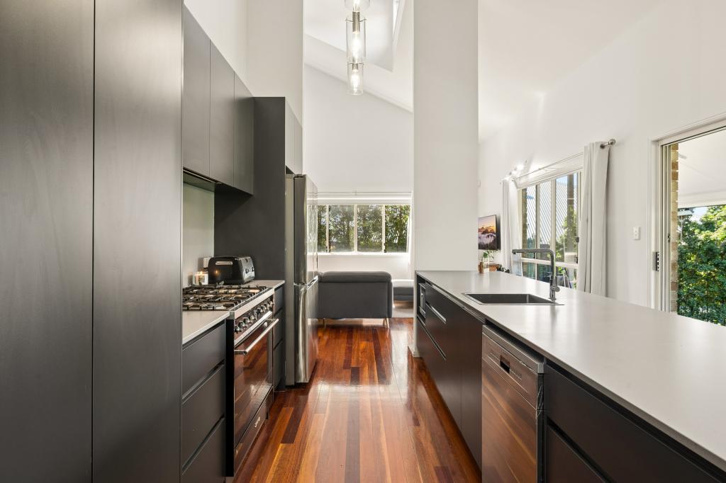 2 Dimbulah Ct, Albany Creek, QLD 4035