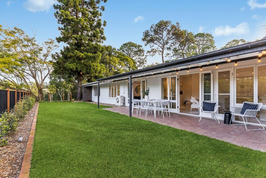 4 Eddystone Rd, Corinda, QLD 4075