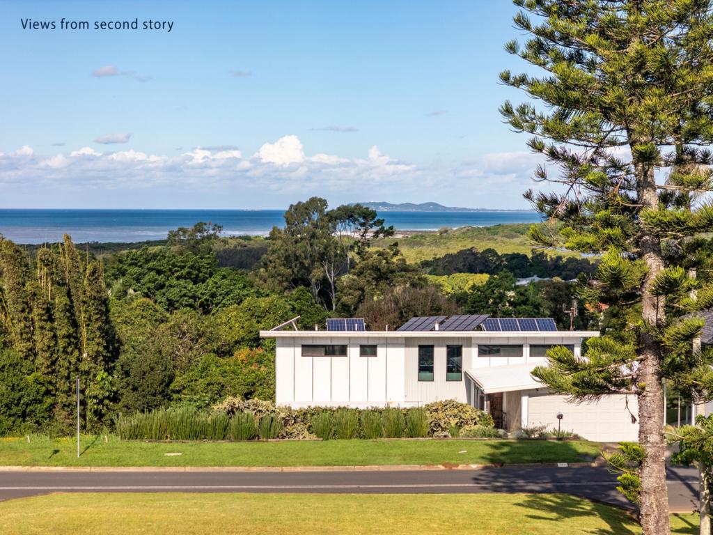 1 Roundhouse Pl, Ocean Shores, NSW 2483