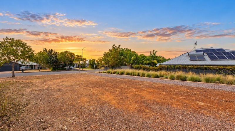 32 Deane Cres, Rosebery, NT 0832