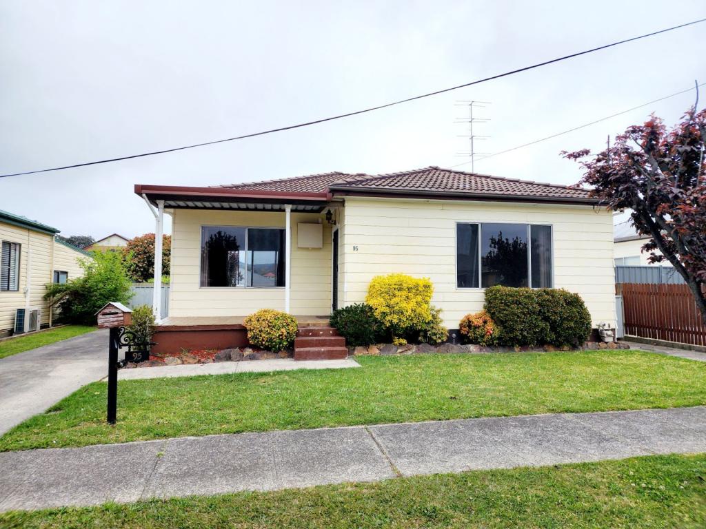 95 Rifle Pde, Lithgow, NSW 2790