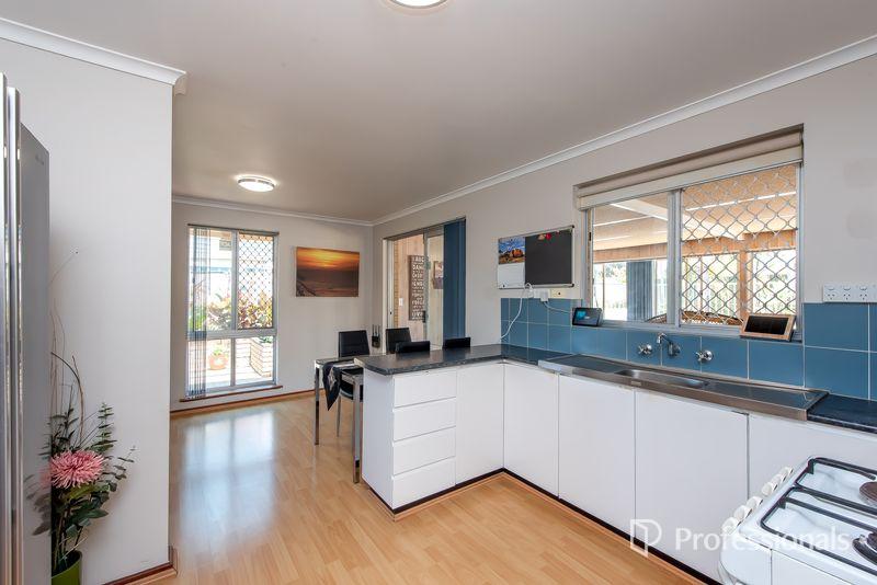 35 Blaxland Way, Padbury, WA 6025