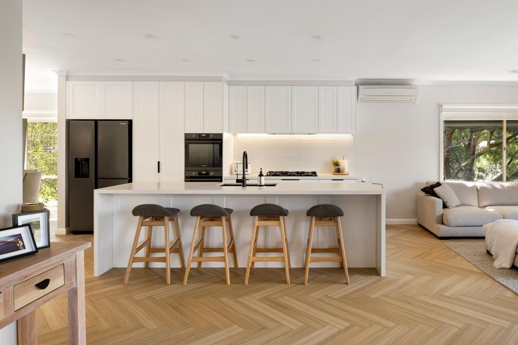 10 Balmoral Ct, Frankston South, VIC 3199