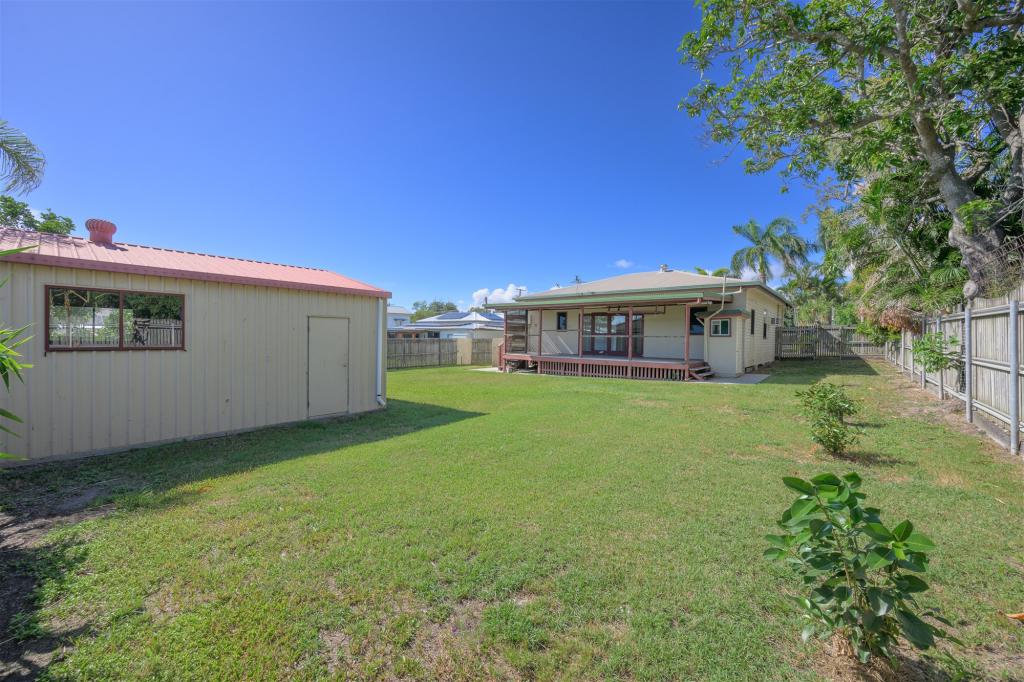 16 Roberts St, South Gladstone, QLD 4680