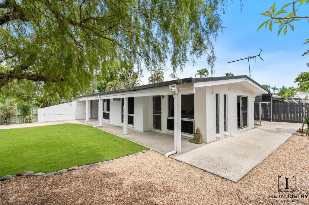 2/18 Jacaranda St, Holloways Beach, QLD 4878