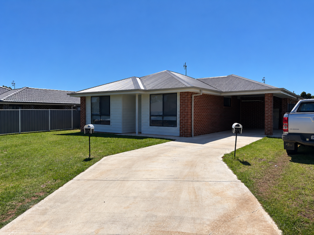 5a & 5b Tindal Ct, Armidale, NSW 2350