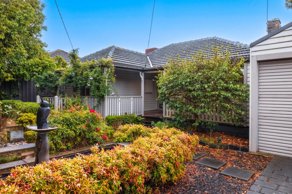 13 Luain Ave, Oakleigh South, VIC 3167