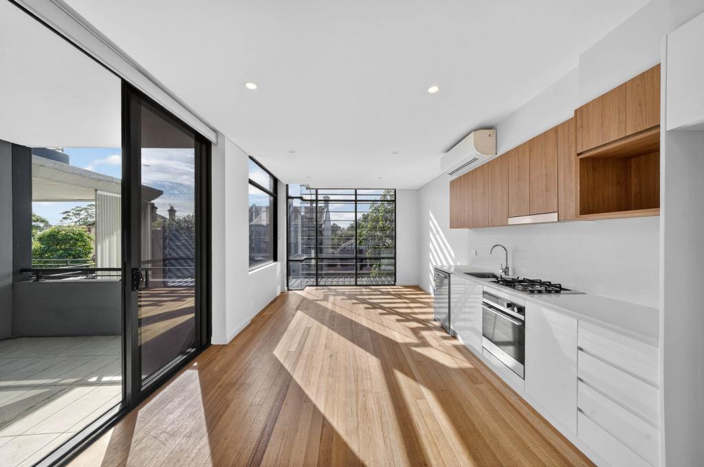 1/124 CRYSTAL ST, PETERSHAM, NSW 2049