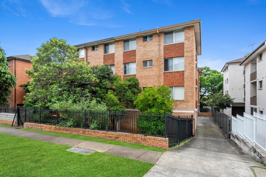 1/2 Forbes St, Warwick Farm, NSW 2170