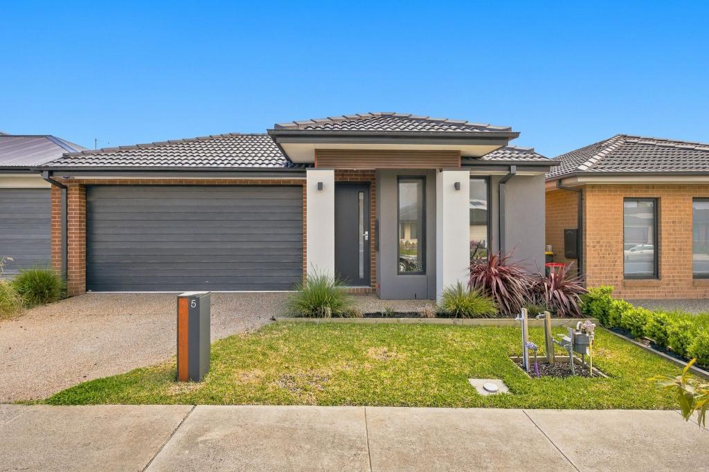 5 Bourbon Rd, Cranbourne East, VIC 3977