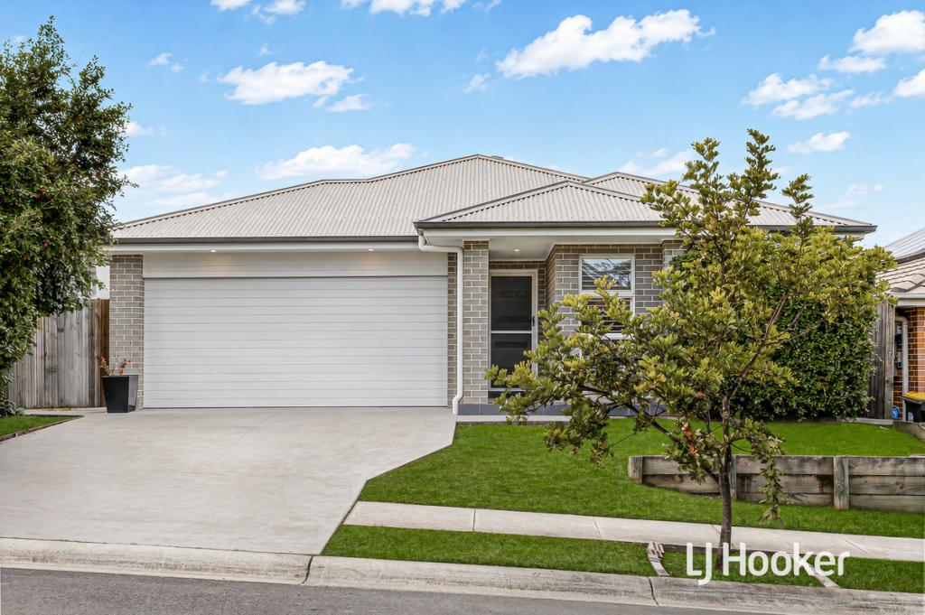 8 Putland St, Riverstone, NSW 2765