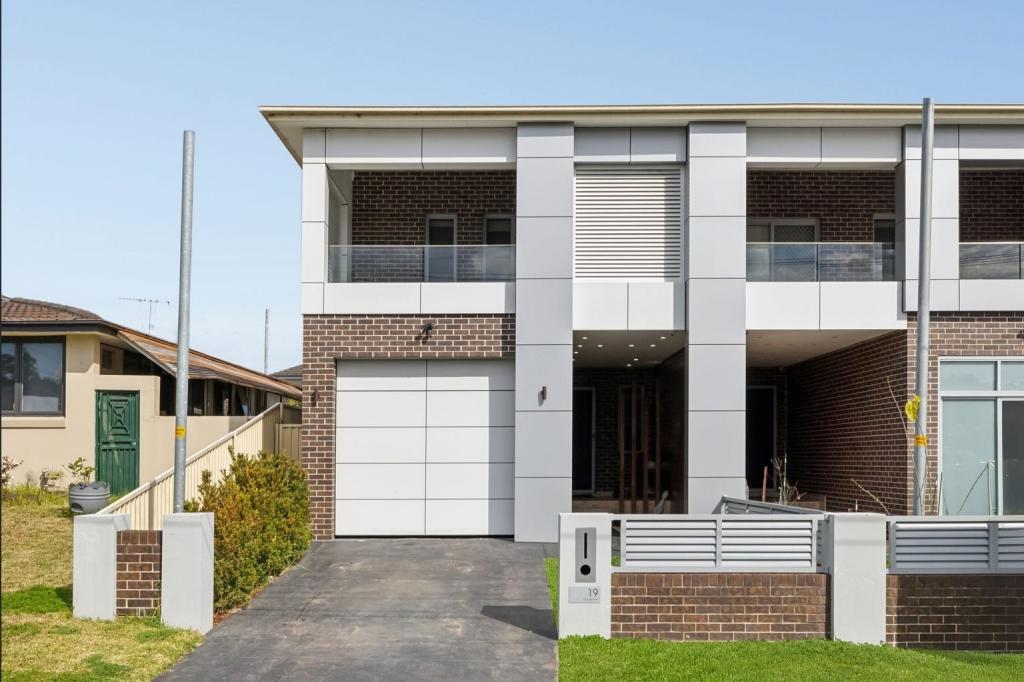 19 Crucie Ave, Bass Hill, NSW 2197