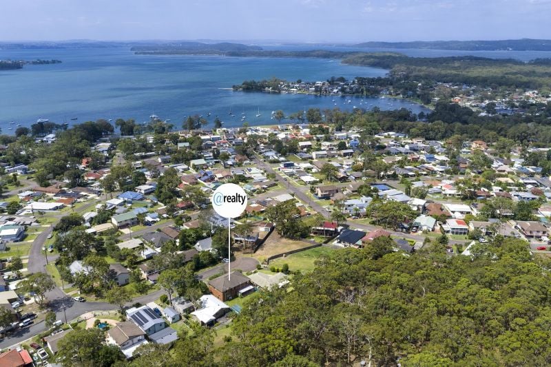 9 Apanie Cl, Summerland Point, NSW 2259