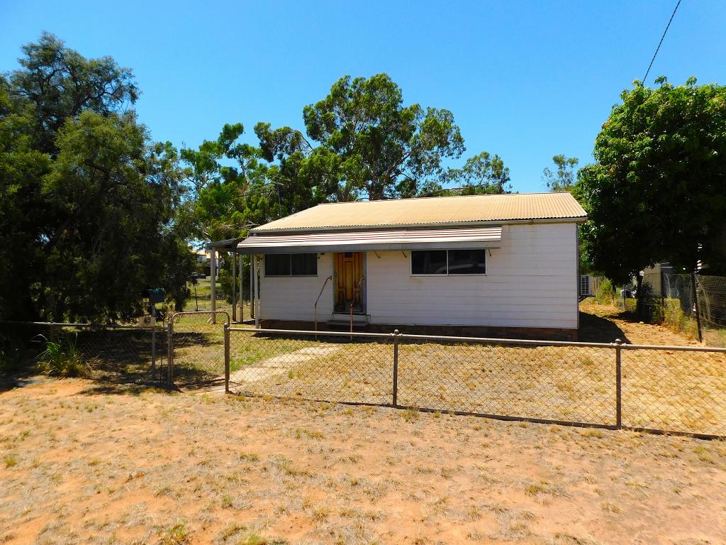 68 King St, Charleville, QLD 4470