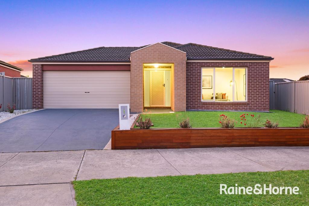 3 Wiltshire Ave, Cranbourne East, VIC 3977