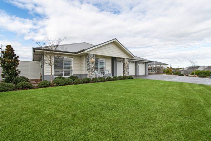 9 BURRELL RD, PITT TOWN, NSW 2756