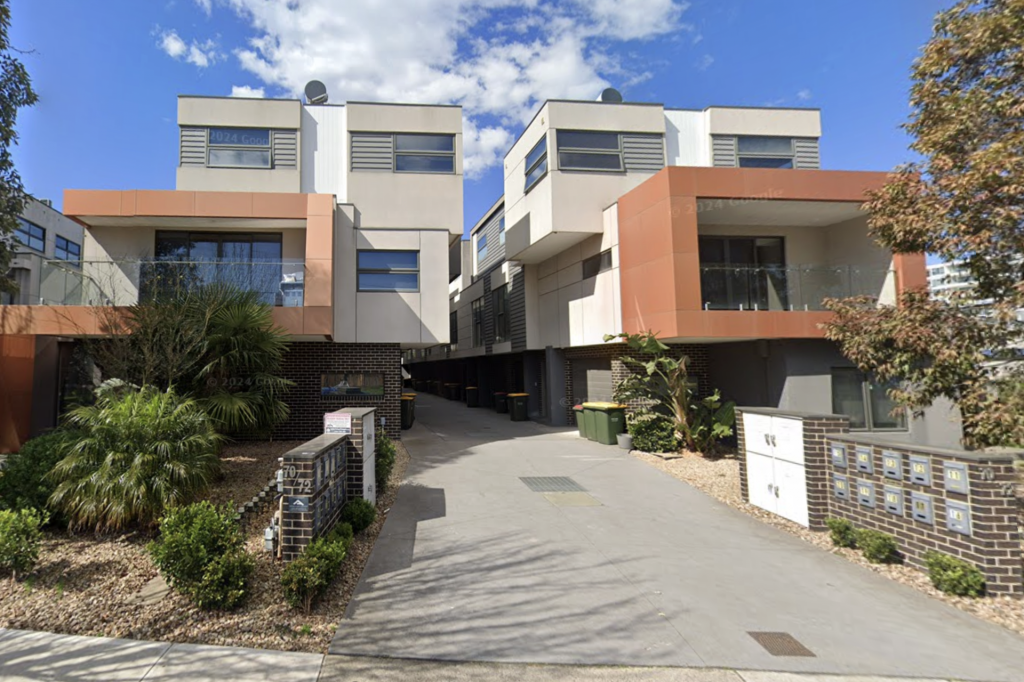 4/70 ST GEORGES RD, PRESTON, VIC 3072