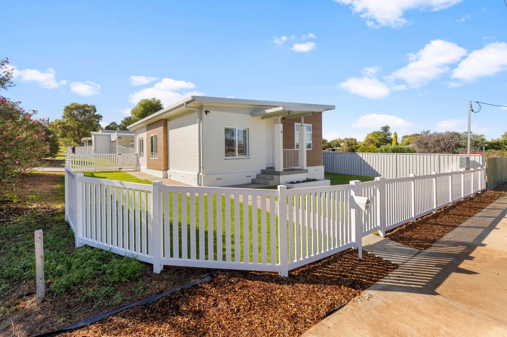 2/52 Main St, Junee, NSW 2663