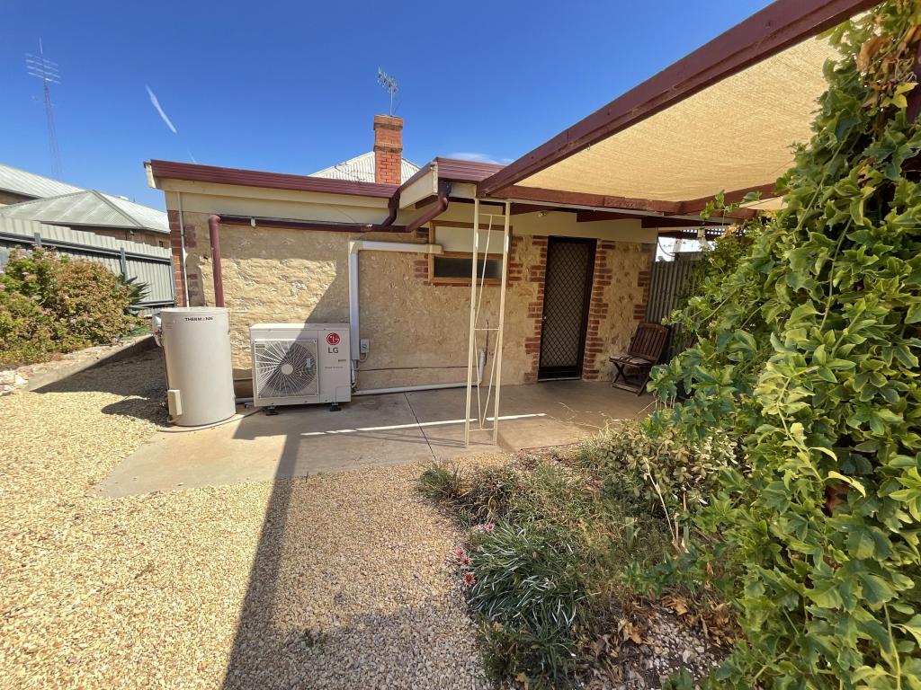 11A MCCOY ST, WAIKERIE, SA 5330