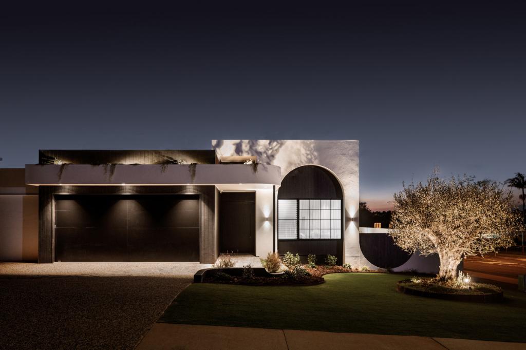 1 Moncrieff Cl, Middle Ridge, QLD 4350