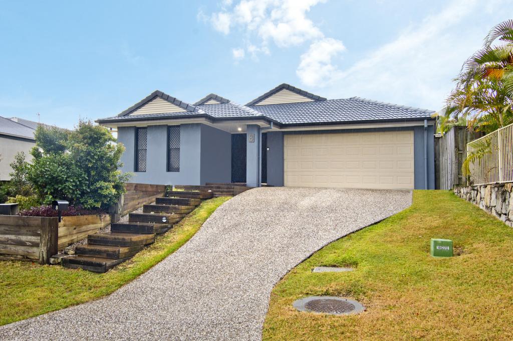 8 Gerard St, Pacific Pines, QLD 4211