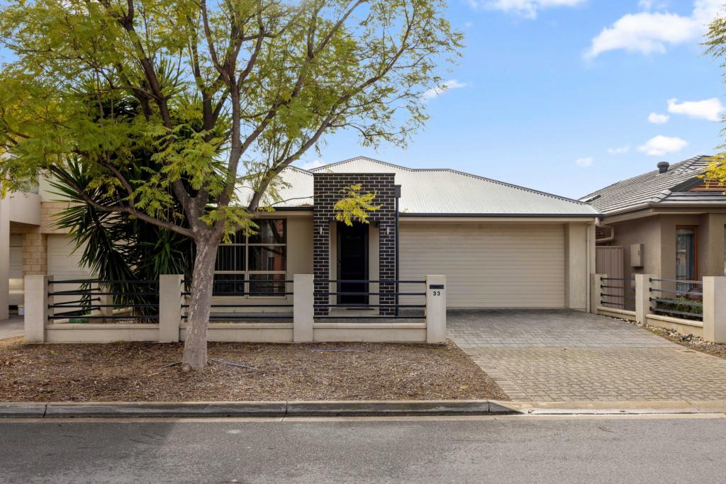 33 Charles Mathews Cir, St Clair, SA 5011