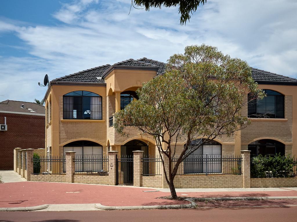 2a St Pauls Cres, Joondalup, WA 6027