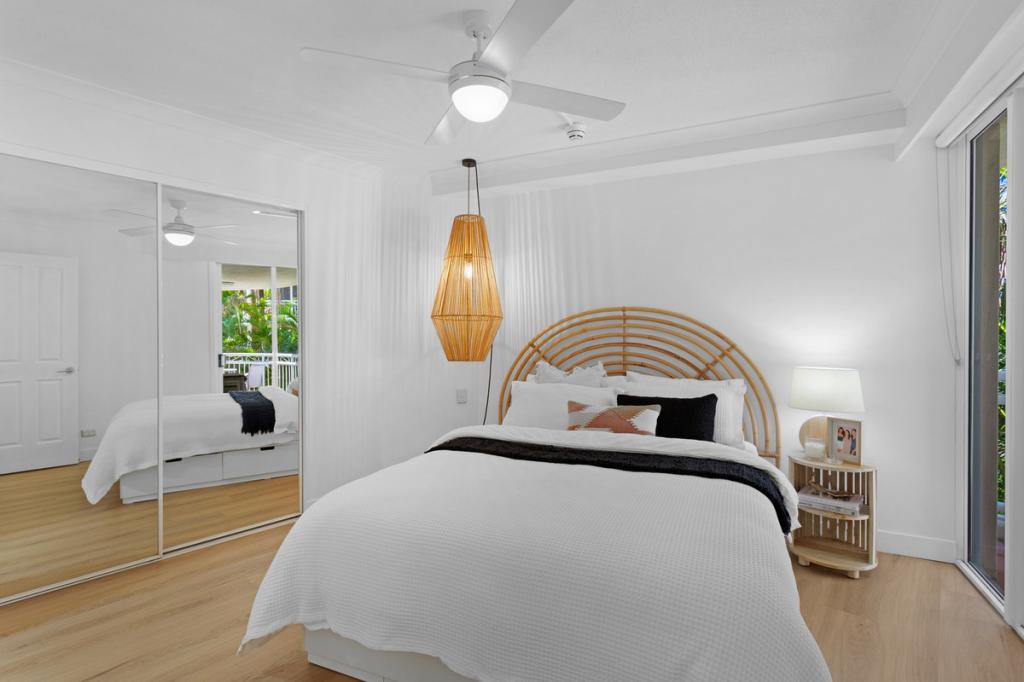 202/220 The Esp, Miami, QLD 4220