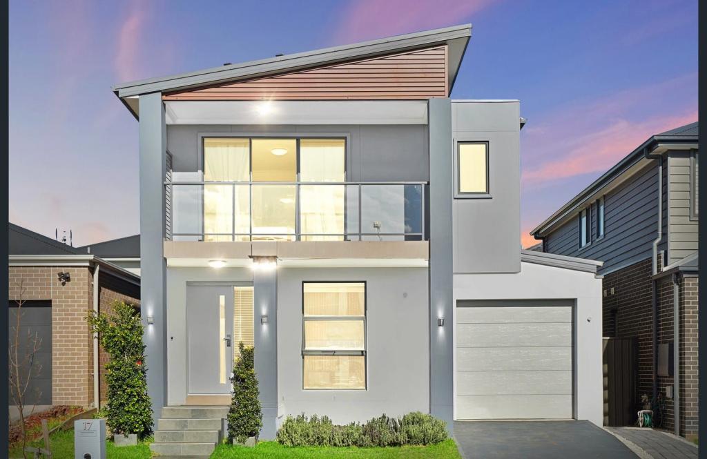 17 NAMMOONA RD, COLEBEE, NSW 2761