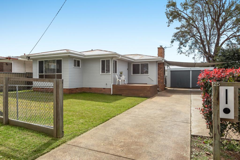 25 Cathro St, Rockville, QLD 4350