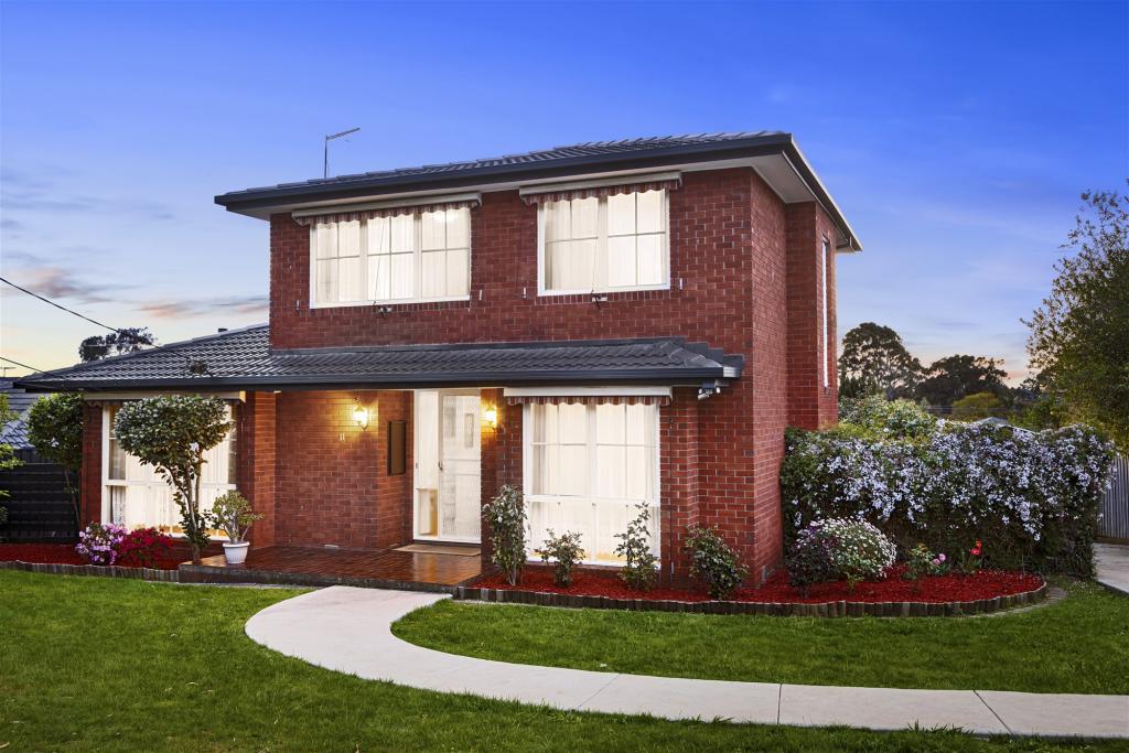 11 Mantova Dr, Wheelers Hill, VIC 3150