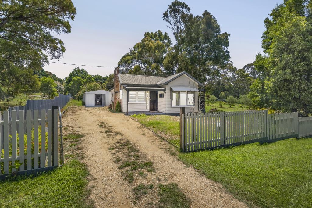 42 Main Rd, Mount Egerton, VIC 3352