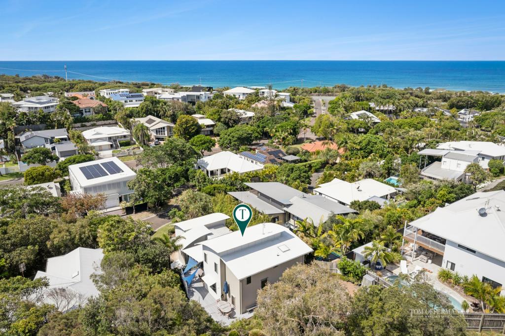 12 Castaways Ct, Castaways Beach, QLD 4567