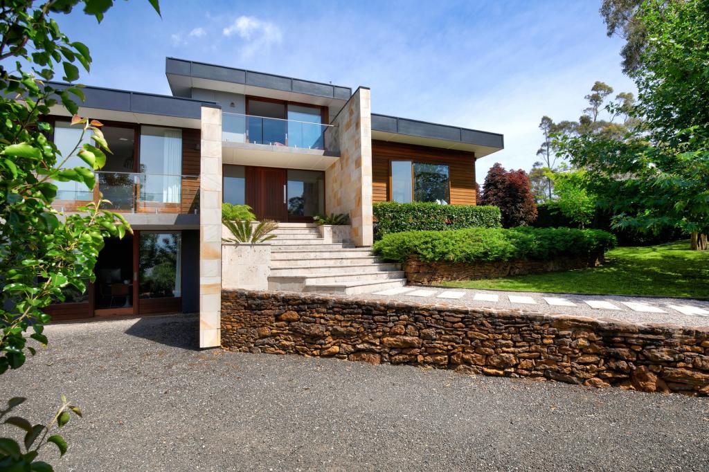 11 Walker St, Wentworth Falls, NSW 2782