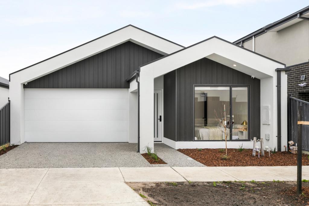 33 Malkari Cct, Greenvale, VIC 3059