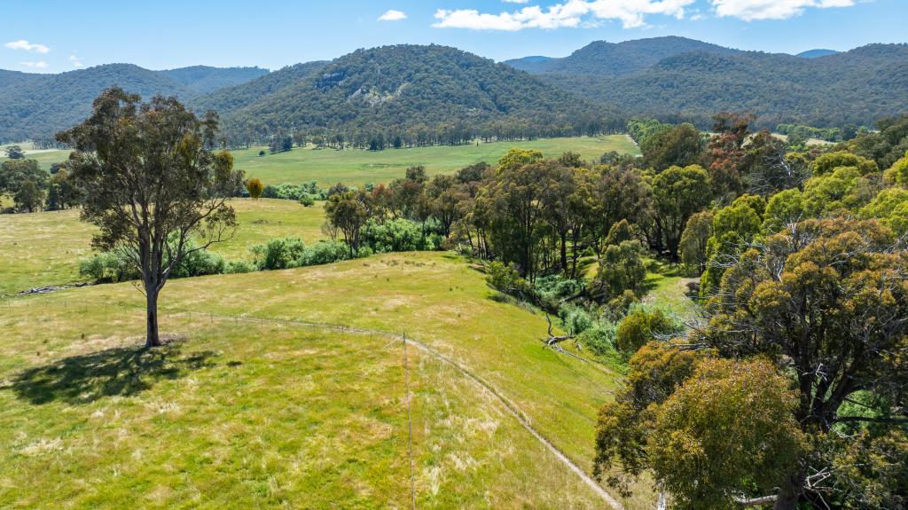 417 Black Flats Rd, Mudgegonga, VIC 3737