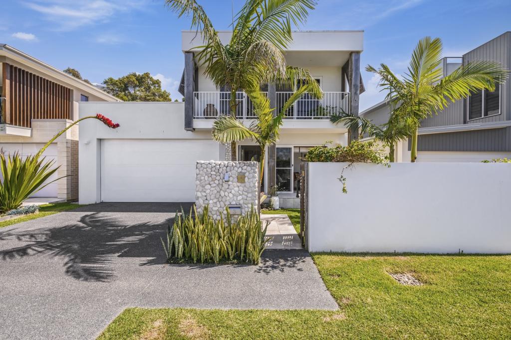 3 Oceanfront Dr, Sapphire Beach, NSW 2450